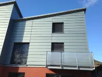 Contemporary bolthole, short walk from City Hotels in 