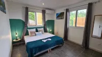 Lanati bungalow with private pool & sea view Hotel a Case-Pilote