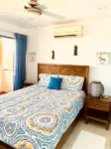 Stunning ocean view villa.<br>Walk to the beach .