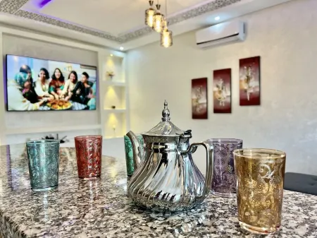 Modern Moroccan Style 1 Bedroom Apt - PS4 -WiFi...