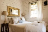 考若尼亞站飯店