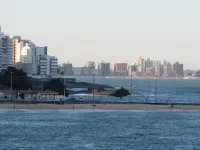 Cozy apartment facing the sea