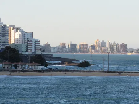 Cozy apartment facing the sea Отели рядом с достопримечательностью «Praia das Castanheiras»