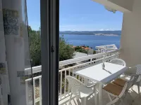 Apartment 2 with pool and amazing sea view