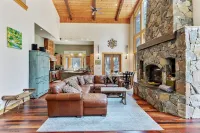 Bear Meadows Lodge - Hot Tub - Tahoe Donner 6 Bedroom Home by RedAwning - Jacuzzi