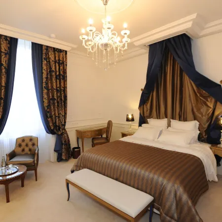 Hôtel Victor Hugo Отели в г. Понторсон