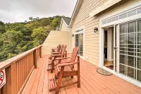 Scenic Views! Ski-in/Ski-Out Condo in Beech Mtn - 발코니
