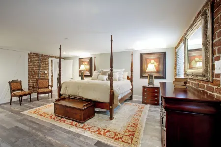 Sophisticated Historic Remodeled 9 bedroom Home