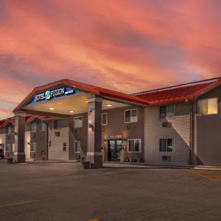 Hotel Fuzion Inn & Suites
