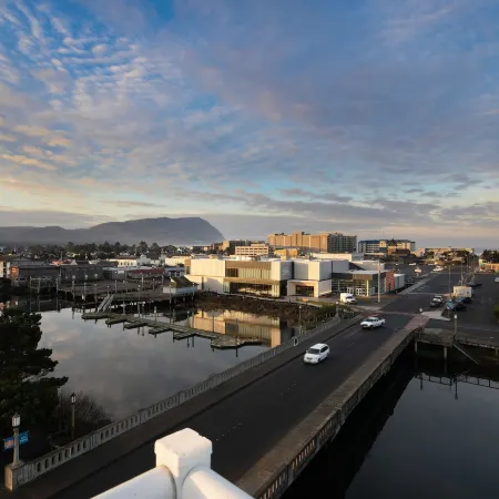 Rivertide Suites