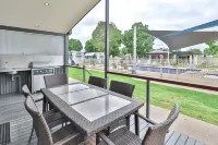 BIG4 Mildura Getaway Holiday Park Hotels in Red Cliffs