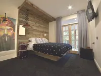 Boogie Woogie Beach House Hotels in Old Bar