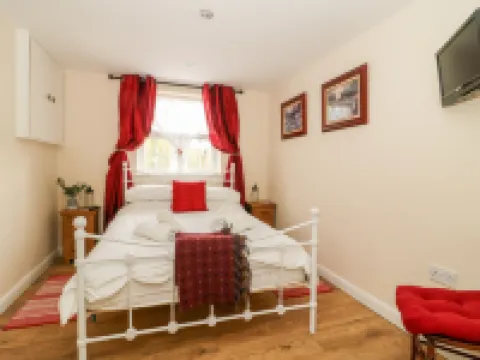 Wee Woody Hotels in Cottingham