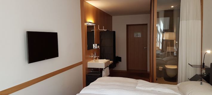 East West Hotel Basel Hotele w: Basel