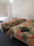 D'Aguilar Hotel Motel - parking