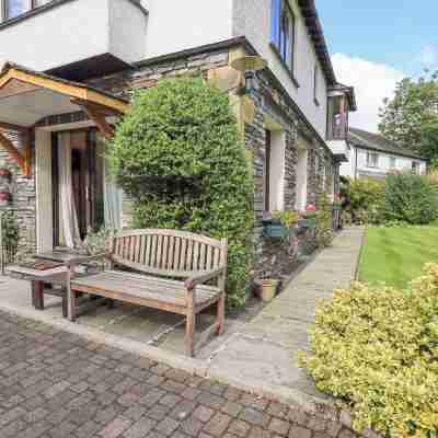 Stonegarth Cottage Hotel Exterior