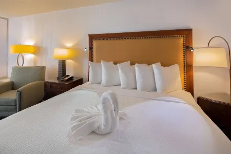 Home Inn Woods Hotel