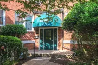 Convenient Arlington Condo about 4 Mi to National Mall