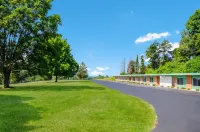 Alpine Motel فنادق في Emory
