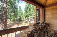 Inviting Ski Getaway < 1 Mile to Northstar Resort! - parking