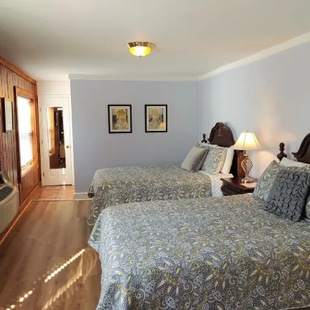 McKinley Edwards Inn Hotels in Swain County