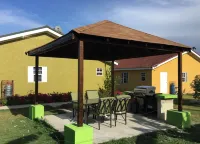 Drax Hall Country Club's Sweet Escape - Homestays