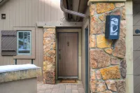 3Br Slopeside Beaver Creek  Ski-in, Sleeps 10 3 Bedroom Townhouse by RedAwning - 3-Star