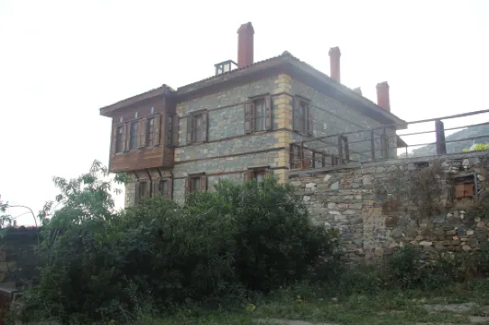 Altın Çeşmeli Konak