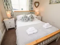 Yr Hen Festri Hotels near Caernarfon Railway Station
