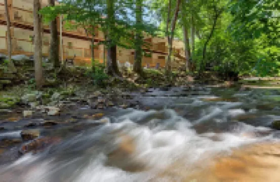 Maggie Valley Creekside Lodge Hotels in Ivy Hill