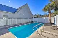 1/2 Mi to Riverwalk! Historic Dtwn Southport Condo - ビーチサイド