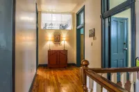 Allegheny Trail House Hotels in Frostburg