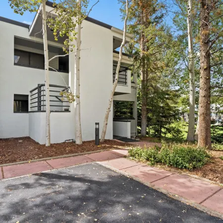 East Bay Condos 111