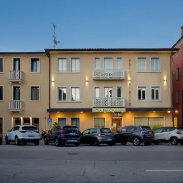 Hotel Giotto Hotels near The Basilica of St. Anthony