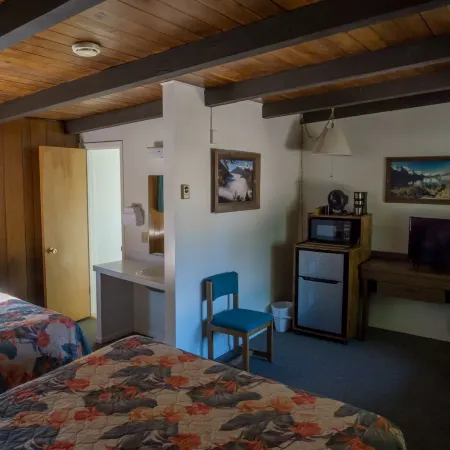 Mountain Pine Motel