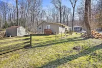 Charming Home with Yard Near Shenandoah River! - Pet friendly