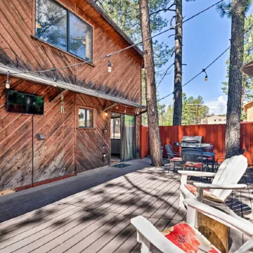 Ruidoso Cabin w/ Deck & Grill - Walk to Town!