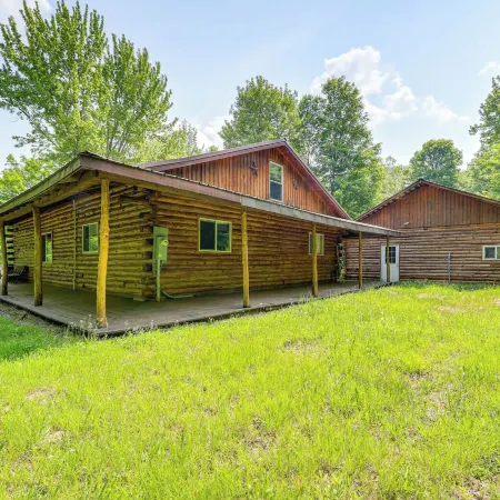 Oswegatchie River Cabin w/ Kayaks + Fire Pit!