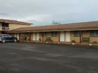 Overlander Motor Lodge Hotels near Porcupine Lookout