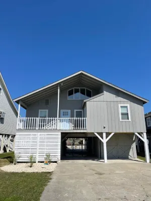 Cozy 5BR-2BA Cottage on Canal, Private Heated Pool, Private Boat Dock