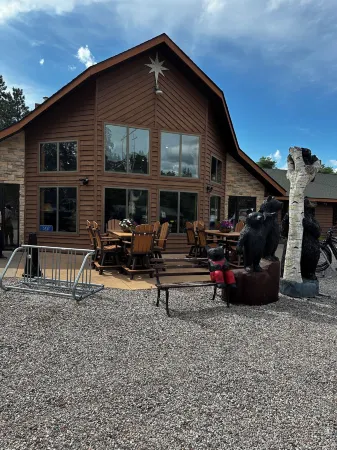 Boulder Bear Motor Lodge