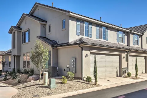Washington Townhome w/ Patio + Resort Perks! - واي فاي
