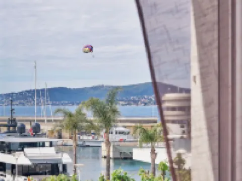 Hotel du Vieux Port Hotele w: Saint-Raphael