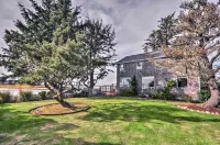 Waterfront Seaside Beach Home w/ Views & Hot Tub! - de playa