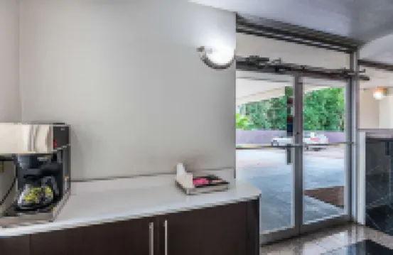 Motel 6 Cleveland, TX