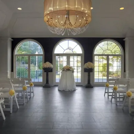 Ethan Allen Hotel