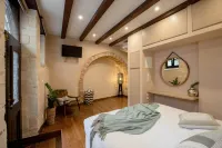 J&G Suites