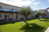 Le Domaine des Oliviers Hotels in Pierrelatte
