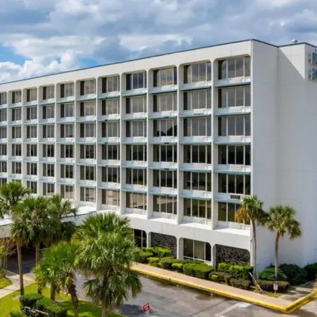 The View Studio, Suites and Event Venue Отели в г. Ориндж