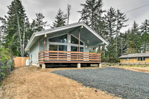 Cozy Cottage on the Coast Near Downtown Westport! - Wifi